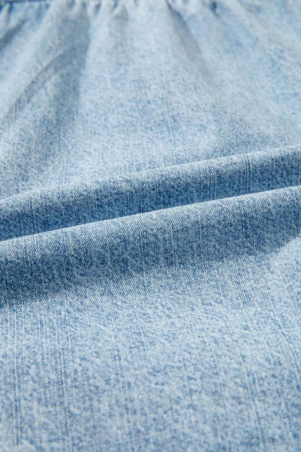 Liliane | Frayed Hem Denim Shorts with Relaxed Everyday Fit
