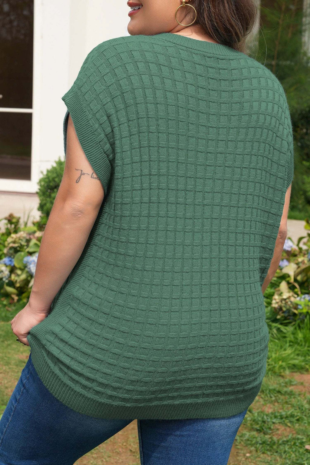Yvaine | Textured Knit Short Sleeve Sweater in Extended Sizes